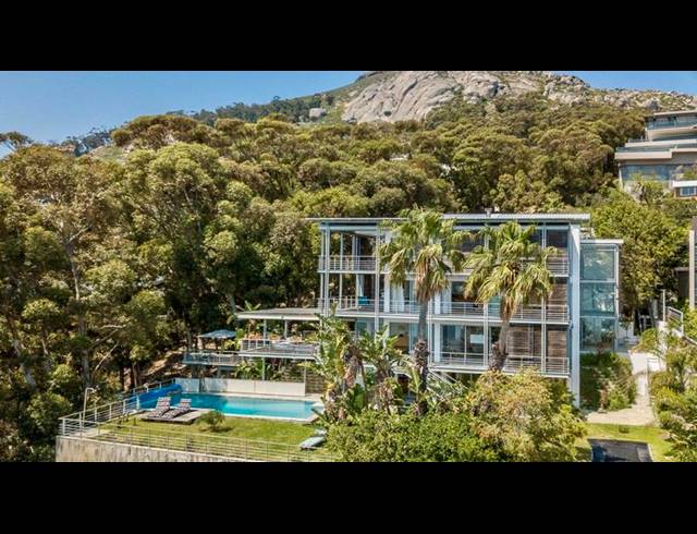 5 BEDROOM HOUSE FOR SALE IN BANTRY BAY